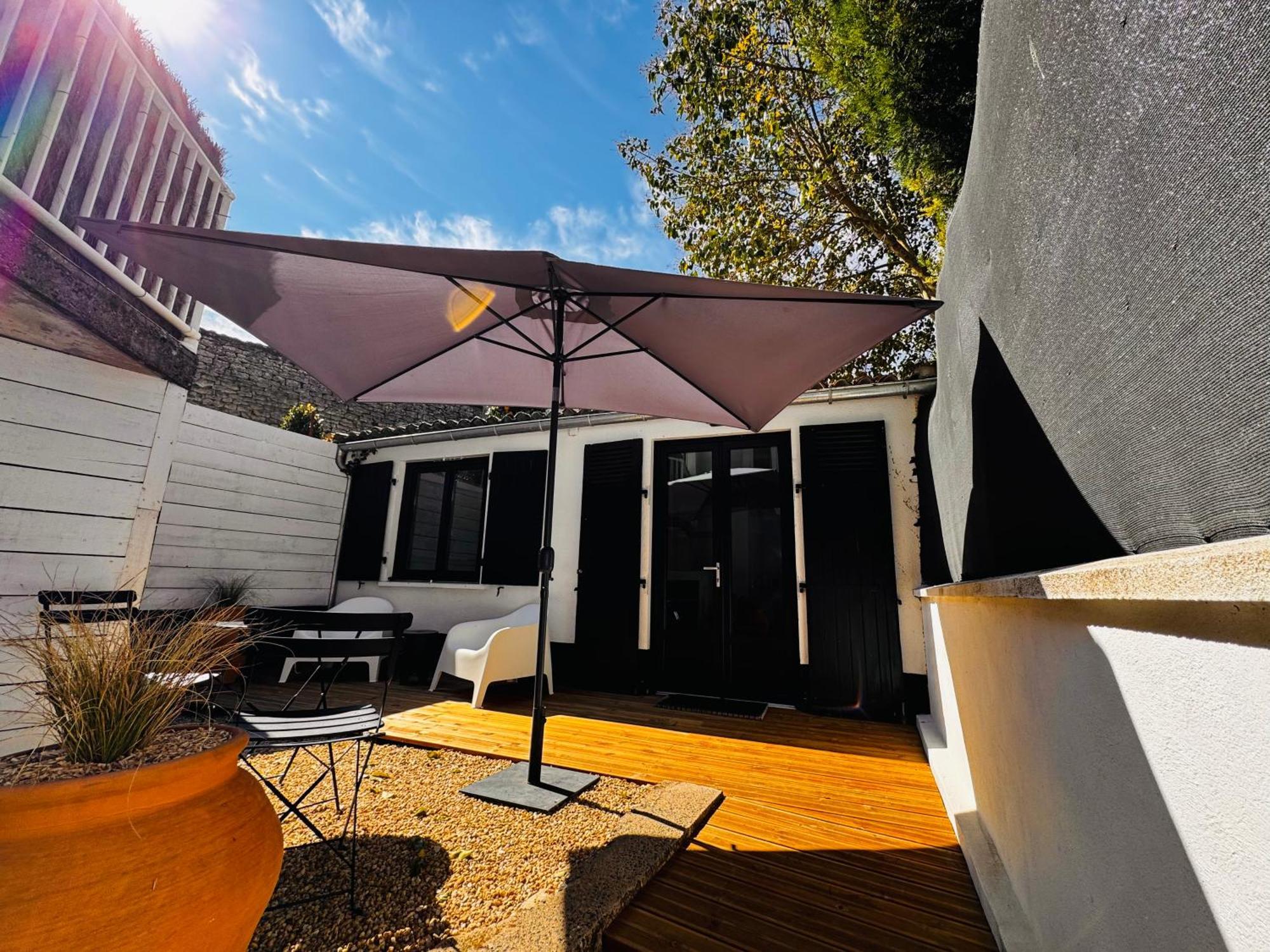 Le Petit Re, Hypercentre, Garage Prive, Terrasse Apartment Niort Luaran gambar
